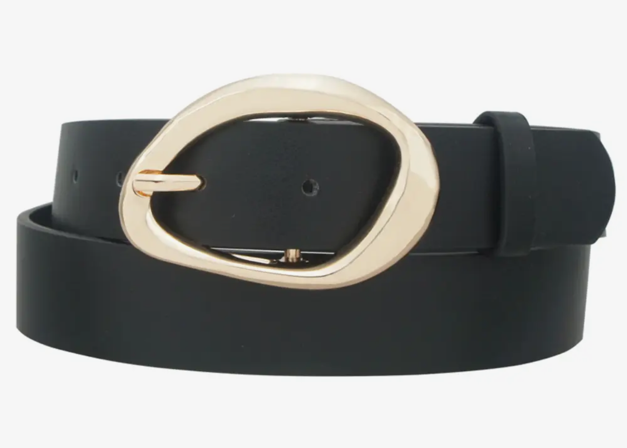 Black oval belt