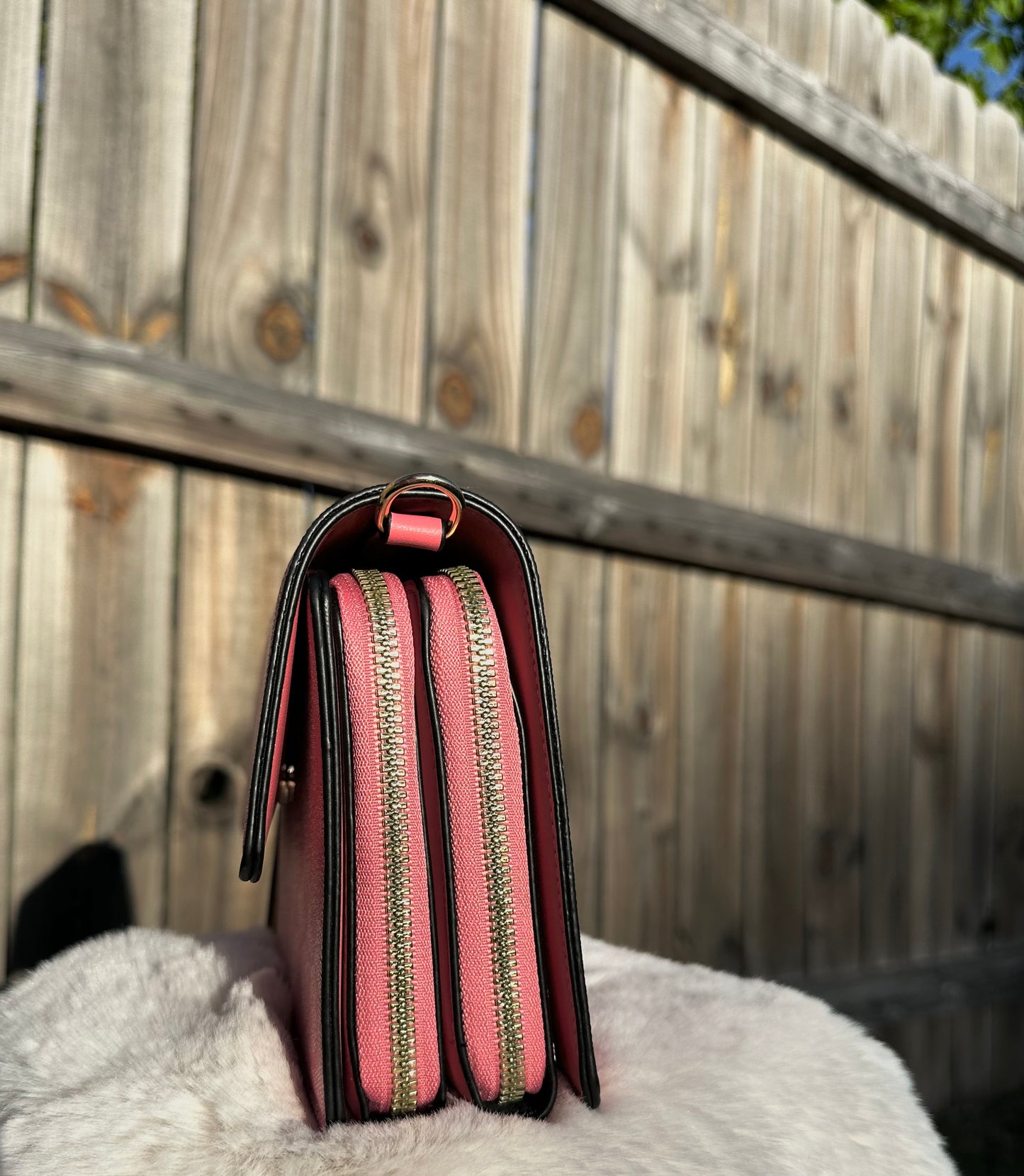 Oval pink Shoulder bag
